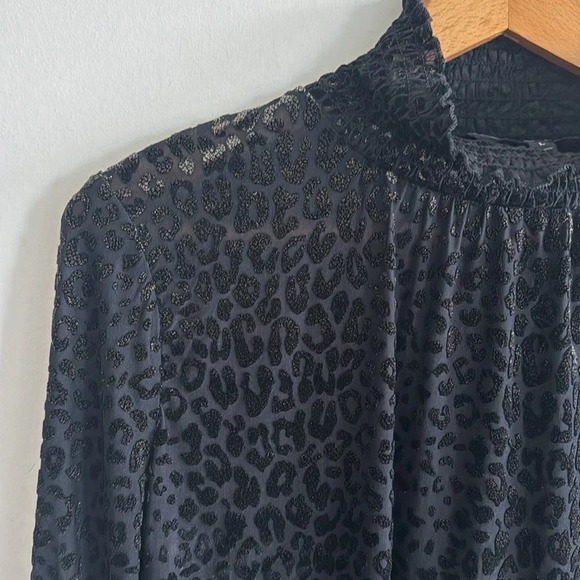 WHBM Black burnout mock neck long sleeve blouse top in leopard velvet size M - Picture 3 of 7